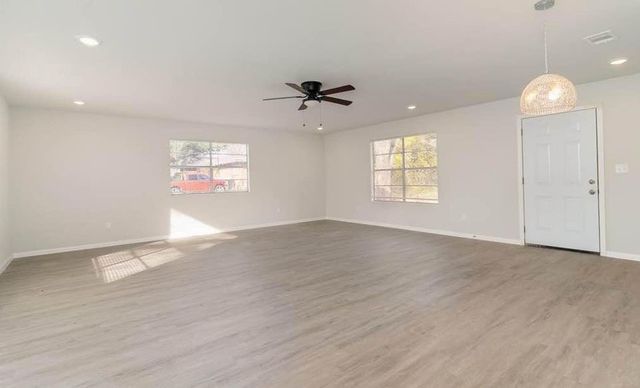 2003 W Bond Street, Denison, TX 75020