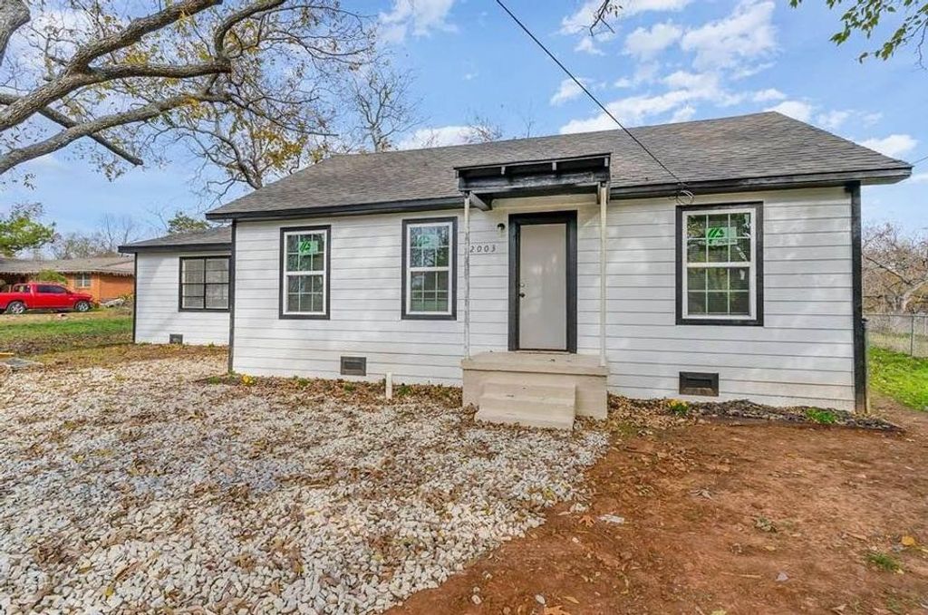 2003 W Bond Street, Denison, TX 75020