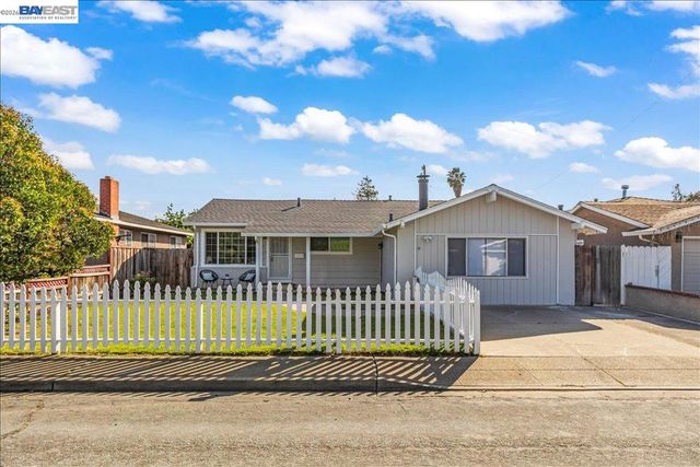 5447 Farina Ln, Fremont, CA 94538