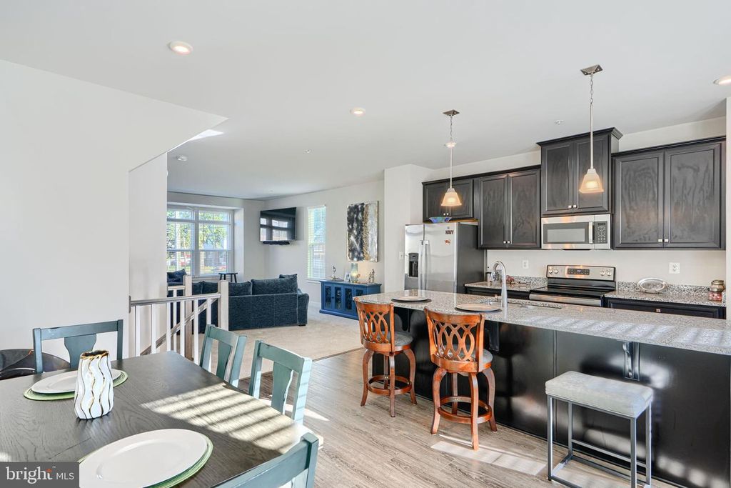 1901 FOUR ROSES ST, Baltimore, MD 21222