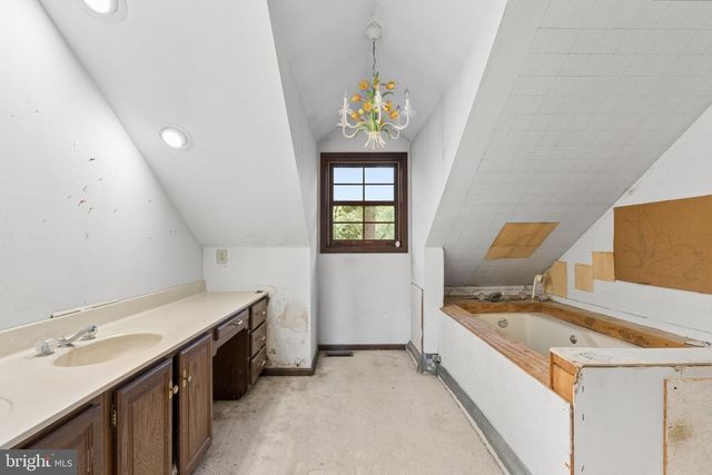 200 PHEASANT RUN RD, West Chester, PA 19380