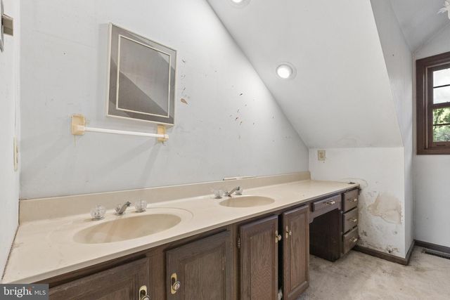 200 PHEASANT RUN RD, West Chester, PA 19380