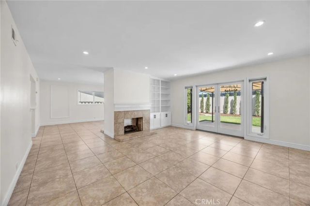831 E Hoover, Orange, CA 92867