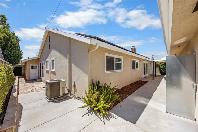 831 E Hoover, Orange, CA 92867