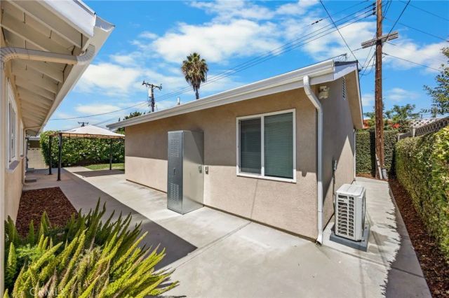 831 E Hoover, Orange, CA 92867