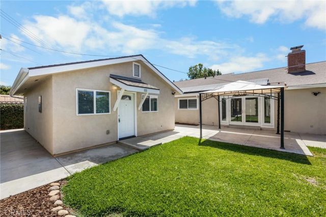 831 E Hoover, Orange, CA 92867