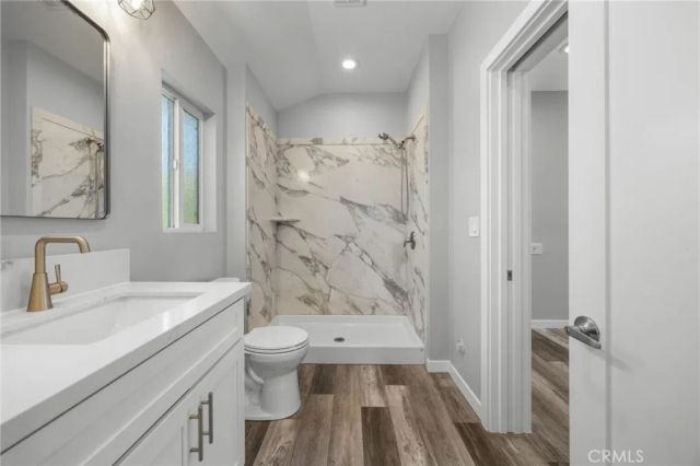 831 E Hoover, Orange, CA 92867