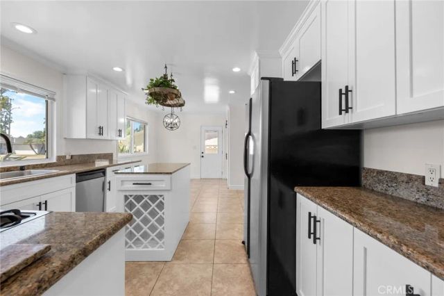 831 E Hoover, Orange, CA 92867