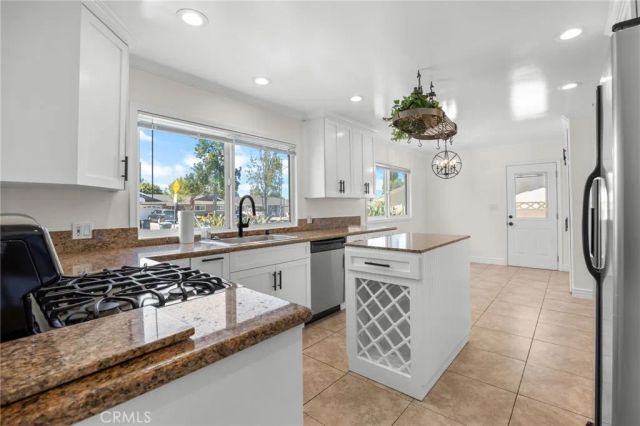 831 E Hoover, Orange, CA 92867