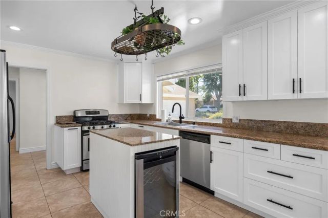 831 E Hoover, Orange, CA 92867