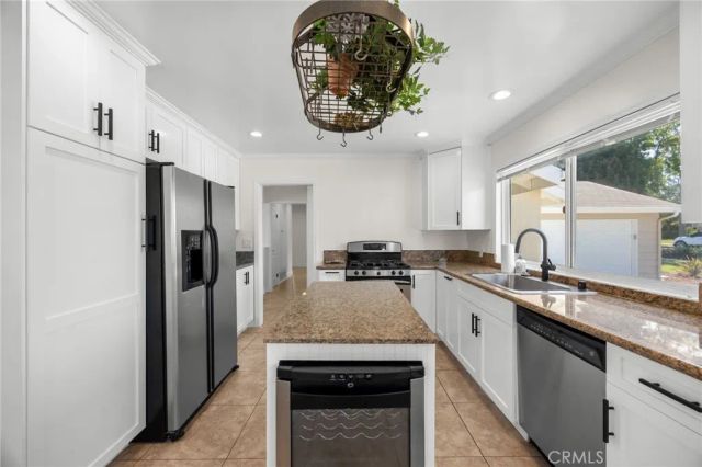 831 E Hoover, Orange, CA 92867