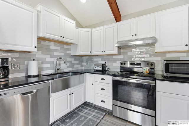 6316 S 109th Street, Omaha, NE 68137