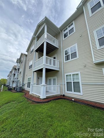 10676 Hill Point Court, Charlotte, NC 28262