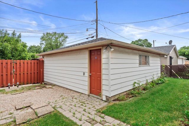 7719 W Florist AVENUE, Milwaukee, WI 53218