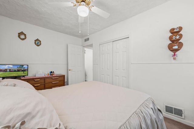 1188 E Barrett Avenue, Madison Heights, MI 48071