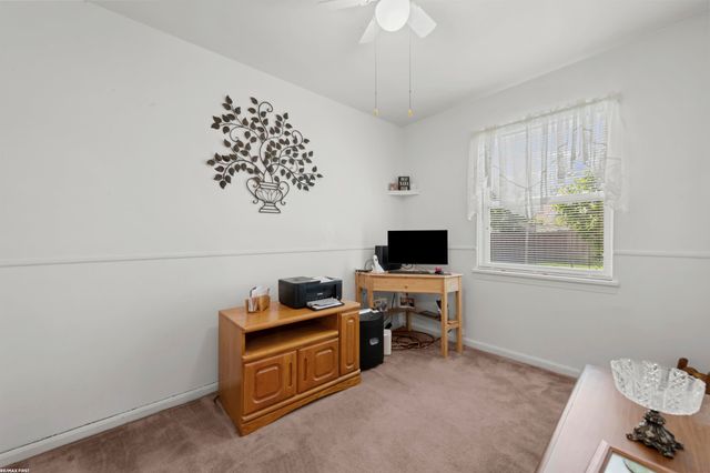 1188 E Barrett Avenue, Madison Heights, MI 48071