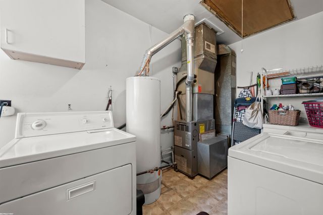 1188 E Barrett Avenue, Madison Heights, MI 48071
