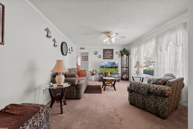 1188 E Barrett Avenue, Madison Heights, MI 48071