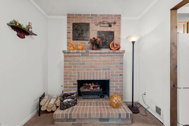 1188 E Barrett Avenue, Madison Heights, MI 48071