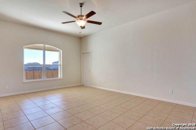 11828 LUCKEY FALLS, San Antonio, TX 78252