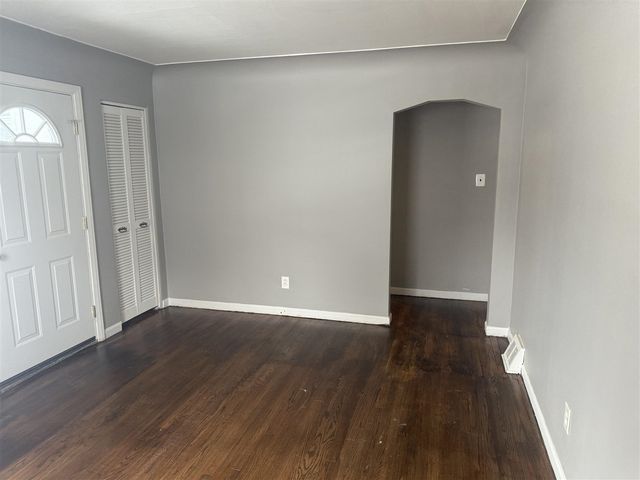 21819 Shakespeare Avenue, Eastpointe, MI 48021