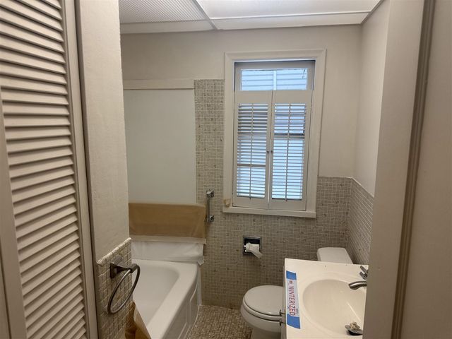 21819 Shakespeare Avenue, Eastpointe, MI 48021