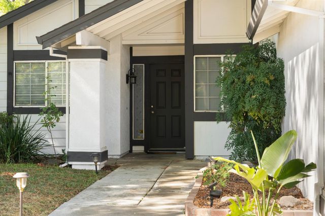 1375 Senida Way, Sacramento, CA 95833
