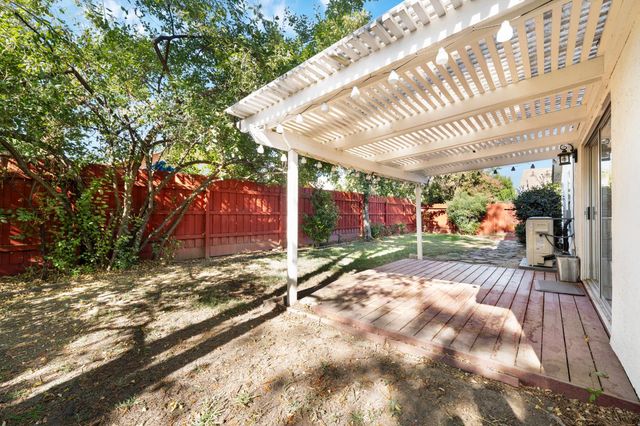 1375 Senida Way, Sacramento, CA 95833