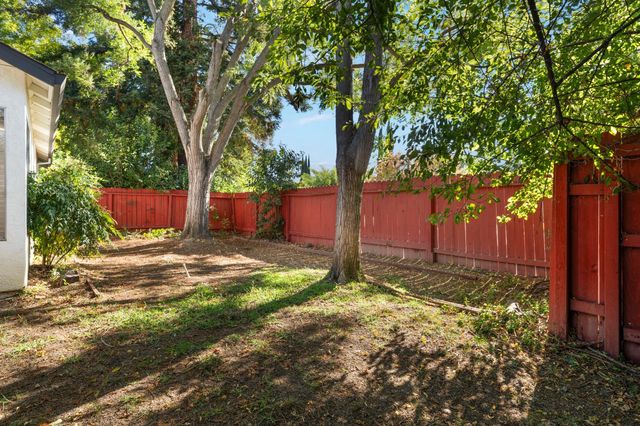 1375 Senida Way, Sacramento, CA 95833