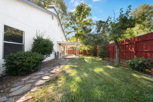 1375 Senida Way, Sacramento, CA 95833