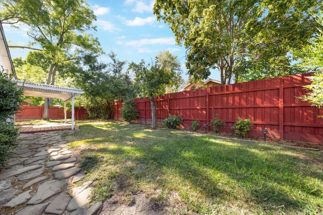 1375 Senida Way, Sacramento, CA 95833