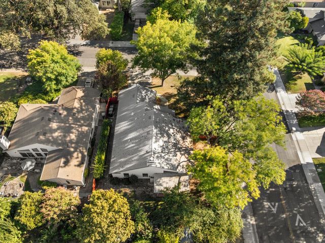 1375 Senida Way, Sacramento, CA 95833