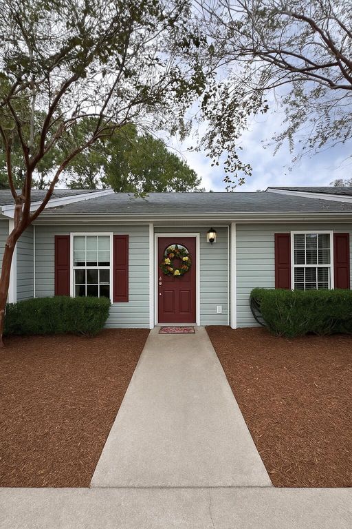 1527 Blaze Lane, Charleston, SC 29412