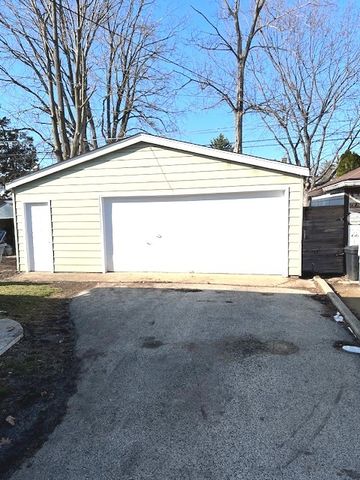 1548 Campbell Avenue, Des Plaines, IL 60016