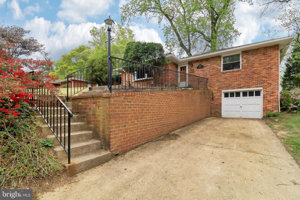 405 SOUTHWEST DR, Silver Spring, MD 20901