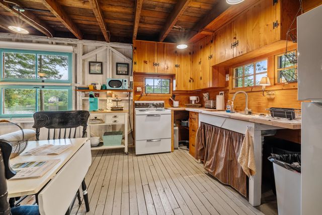 52 Lewin Road, Enfield, NH 03748