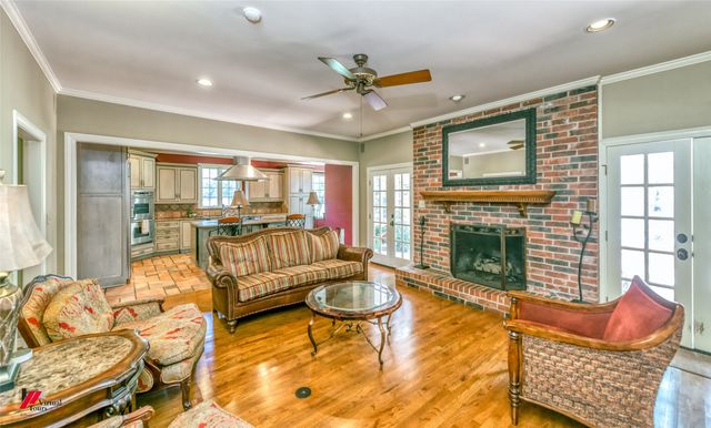 3909 Creswell Avenue, Shreveport, LA 71106