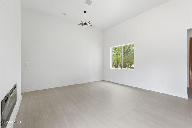 115 BIRD Avenue, El Paso, TX 79922