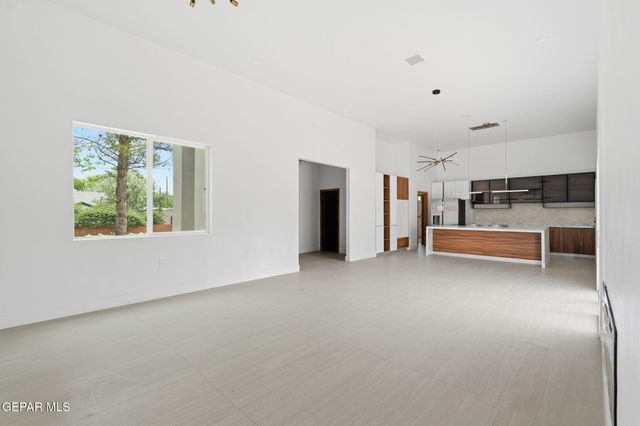 115 BIRD Avenue, El Paso, TX 79922