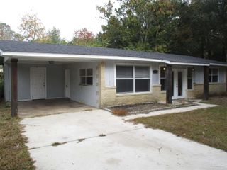 2936 Summer St, Milton, FL 32583