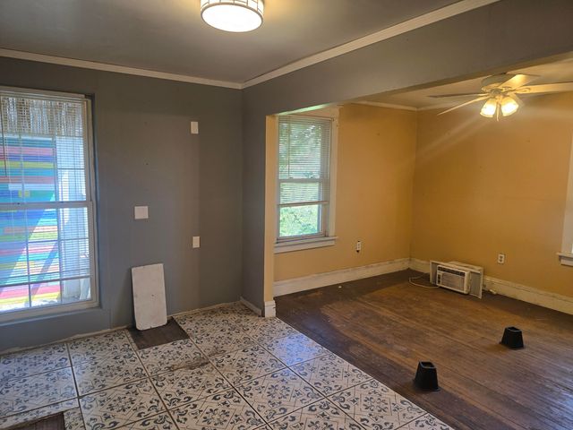 437 Jackson Street, Gary, IN 46402