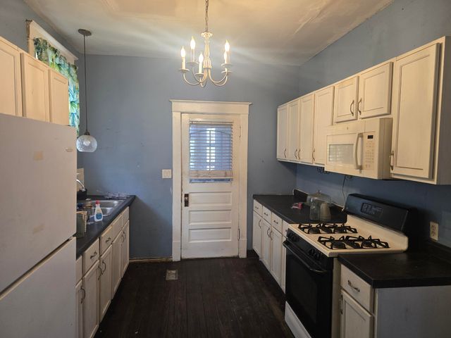 437 Jackson Street, Gary, IN 46402