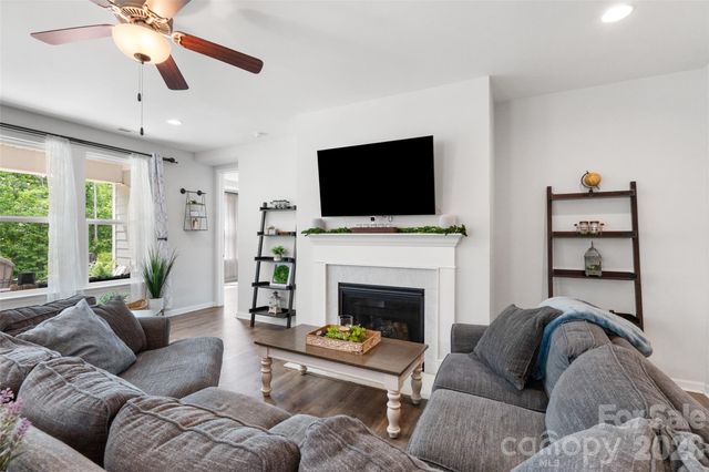 10397 Paper Birch Drive, Charlotte, NC 28215