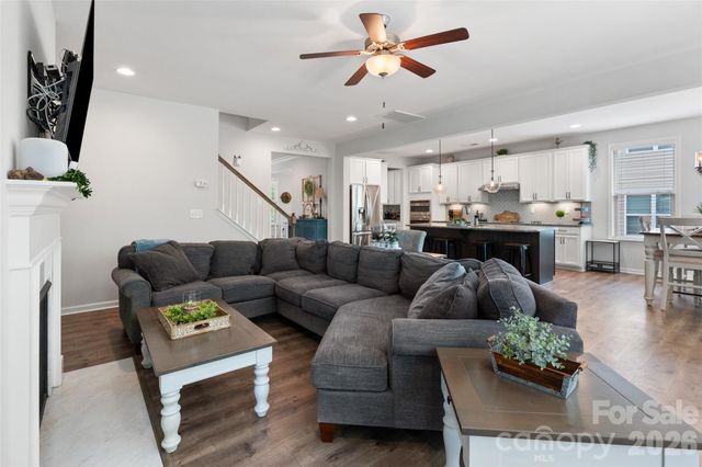 10397 Paper Birch Drive, Charlotte, NC 28215