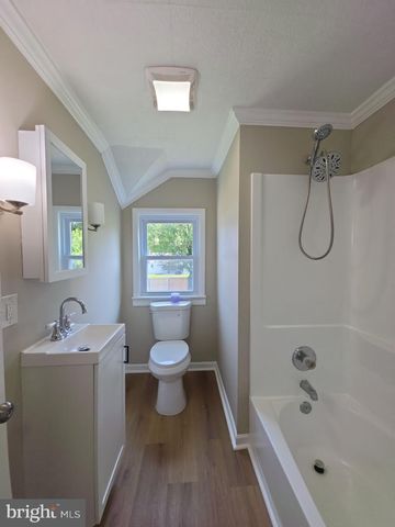 39 MAPLEWOOD AVE, Carneys Point, NJ 08069
