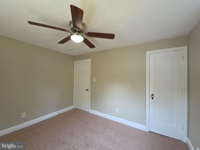 39 MAPLEWOOD AVE, Carneys Point, NJ 08069