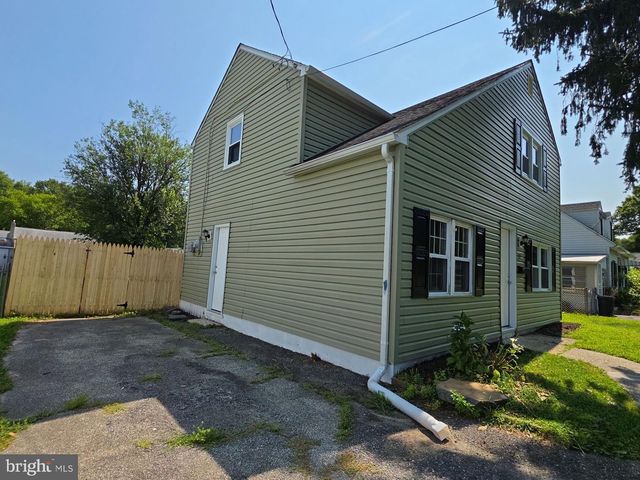 39 MAPLEWOOD AVE, Carneys Point, NJ 08069