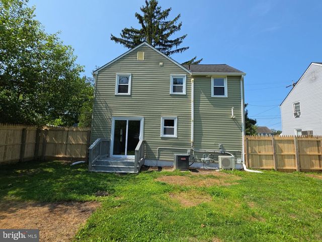 39 MAPLEWOOD AVE, Carneys Point, NJ 08069