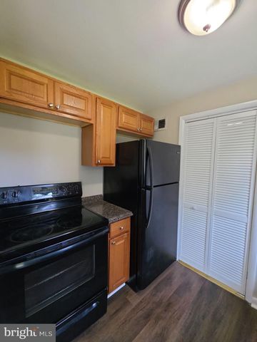 39 MAPLEWOOD AVE, Carneys Point, NJ 08069
