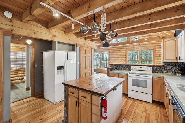 1140 Leatherwood Rd, White Bluff, TN 37187